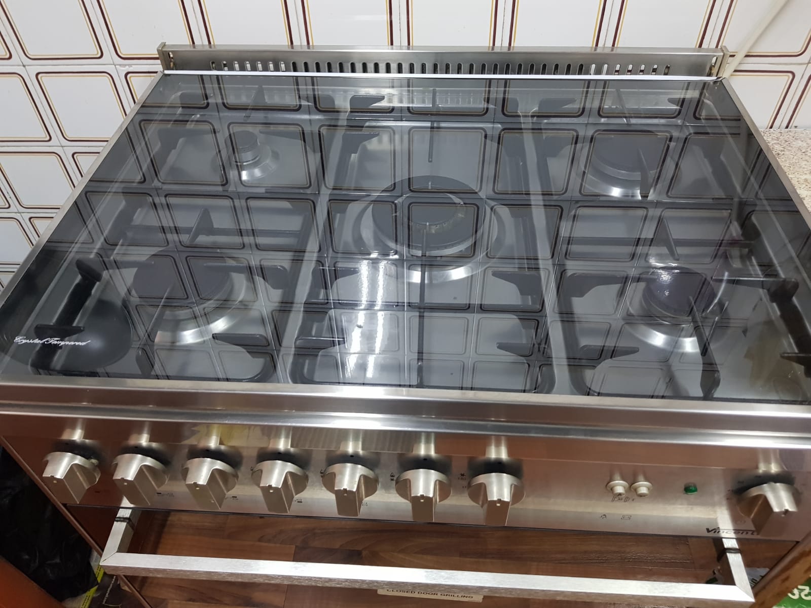 Cooking Range Oven 5 burner Mums in Bahrain